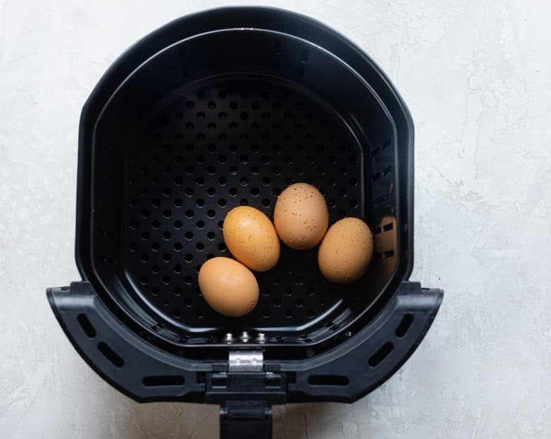 4 eggs in air fryer basket