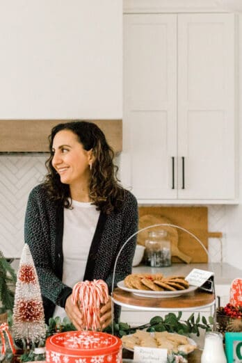 Yumna hosting cookie exchange party