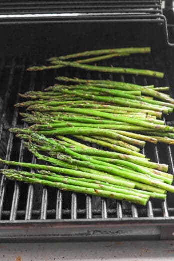 Asparagus on the grill